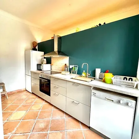 Large Spacious 3 Bdr Apt Heart Of 300 Meters From Antibes