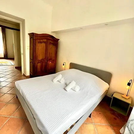 Large Spacious 3 Bdr Apt Heart Of 300 Meters From Apartman *